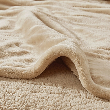 Beautyrest Microlight-to-Berber Reversible King Heated Blanket in Vanilla. View a larger version of this product image.