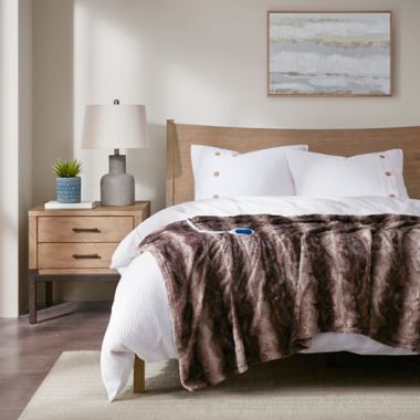 Beautyrest&reg; Zuri Heated Oversized Faux Fur Throw Blanket. View a larger version of this product image.
