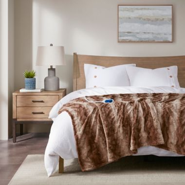 Beautyrest&reg; Zuri Heated Oversized Faux Fur Throw Blanket. View a larger version of this product image.