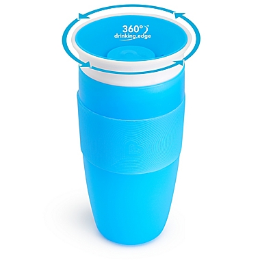 Chicco NEW Munchkin Miracle 360 Sippy Cup and Bonus Chicco Disposable Bibs 