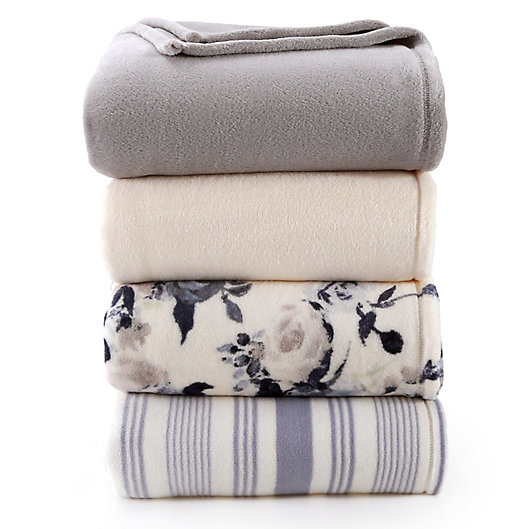 Alternate image 1 for Bee & Willow™ Home Plush Blanket