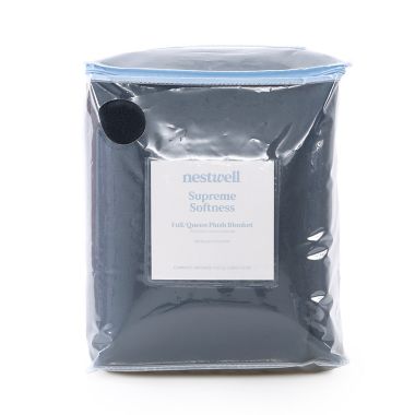 Nestwell&trade; Supreme Softness Plush Twin Blanket in Midnight Navy. View a larger version of this product image.