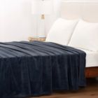 Alternate image 1 for Nestwell&trade; Supreme Softness Plush Twin Blanket in Midnight Navy