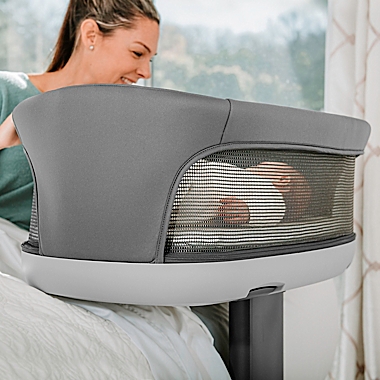Chicco Close To You&trade; SE Bedside Bassinet in Charcoal. View a larger version of this product image.