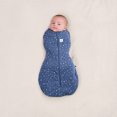 ergoPouch&reg; Size 0-3M Cocoon 2.5 TOG Wearable Swaddle &amp; Sleep Bag in Night Sky. View a larger version of this product image.