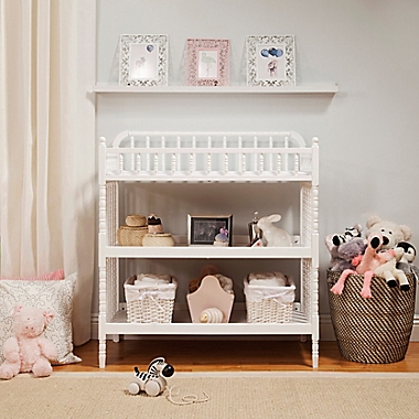 DaVinci Jenny Lind Changing Table in White. View a larger version of this product image.