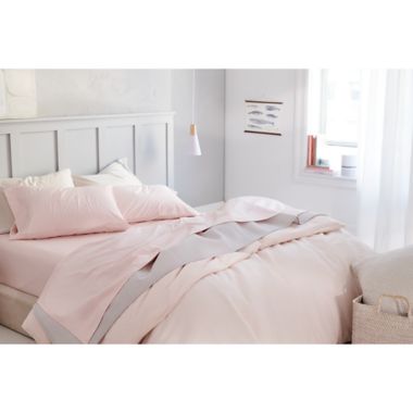 Nestwell&trade; Egyptian Cotton Sateen 625-Thread-Count Queen Sheet Set in Bright White Stripe. View a larger version of this product image.