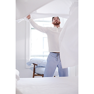 Nestwell&trade; Cotton Percale 400-Thread-Count Standard/Queen Pillowcase Set in Bright White. View a larger version of this product image.