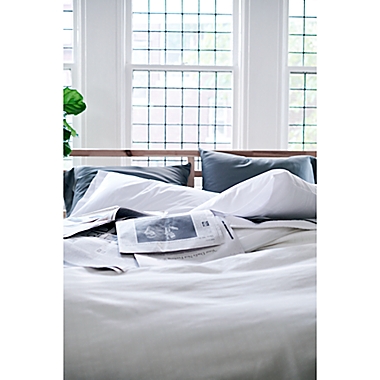 Nestwell&trade; Pure Earth Organic Cotton 300-Thread-Count Queen Sheet Set in White. View a larger version of this product image.
