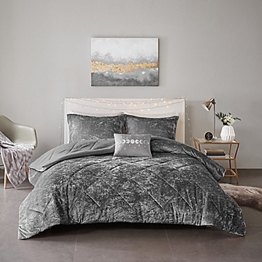 Intelligent Design Felicia 4-Piece King/California King Comforter Set in Grey. View a larger version of this product image.