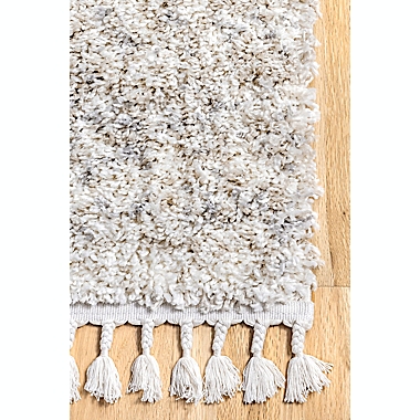 nuLOOM Contemporary Brooke Shag 3&#39; x 6&#39; Runner Rug in Off-White. View a larger version of this product image.