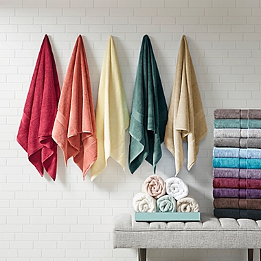 Madison Park Signature 800GSM 100% Cotton 8-Piece Towel Set in White. View a larger version of this product image.