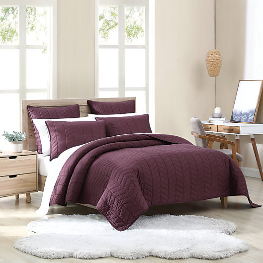 Alternate image 1 for UGG® Dawn 2-Piece Twin Quilt Set in Cabernet