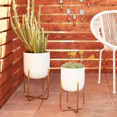 Ridge Road Decor 2-Piece Contemporary Round Metal Planter Set. View a larger version of this product image.
