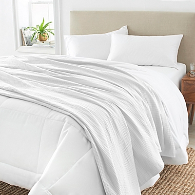 Nestwell&trade; Pure Earth&trade; Organic Cotton Matelass&eacute; Full/Queen Blanket in White. View a larger version of this product image.