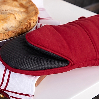 Our Table&trade; Everyday Neoprene Oven Mitt in Red. View a larger version of this product image.