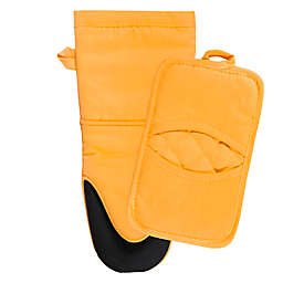 Our Table™ Everyday Neoprene Oven Mitt and Pot Holder Set in Gold