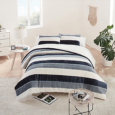 UGG&reg; Grayson Striped 3-Piece Duvet Cover Set. View a larger version of this product image.