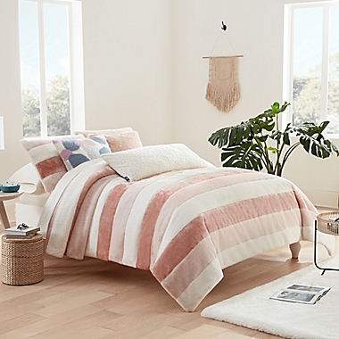 UGG&reg; Grayson Striped 3-Piece King Comforter Set in Quartz. View a larger version of this product image.