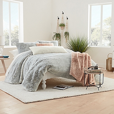 UGG&reg; Elsie Faux Fur 2-Piece Twin/Twin XL Comforter Set in Glacier Grey. View a larger version of this product image.