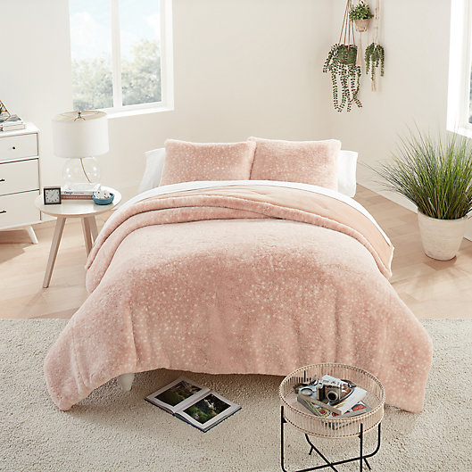 Alternate image 1 for UGG® Elsie Faux Fur 3-Piece King Comforter Set in Quartz