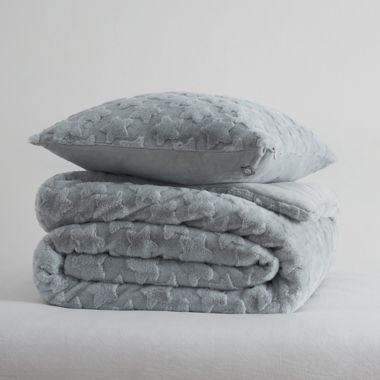 UGG&reg; Polar Star 3-Piece Full/Queen Comforter Set in Grey/White. View a larger version of this product image.