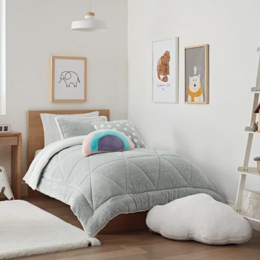 UGG&reg; Avery Stars 3-Piece Full/Queen Comforter Set in Glacier Grey. View a larger version of this product image.