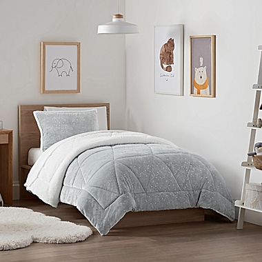 UGG&reg; Avery Stars 3-Piece Full/Queen Comforter Set in Glacier Grey. View a larger version of this product image.