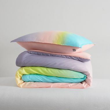UGG&reg; Devon Ombre 3-Piece Reversible Full/Queen Comforter Set in Rainbow. View a larger version of this product image.
