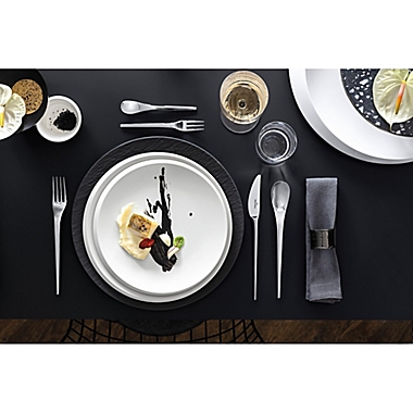 Villeroy &amp; Boch New Moon Dinner Plate in White. View a larger version of this product image.