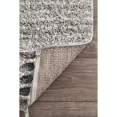 nuLOOM Bria Moroccan Diamond Tassel 2&#39; x 3&#39; Accent Rug in Grey. View a larger version of this product image.
