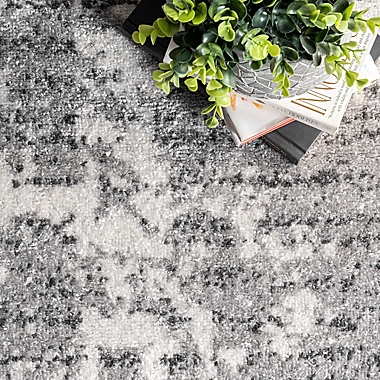 nuLOOM Deedra 5&#39; x 8&#39; Area Rug in Grey. View a larger version of this product image.