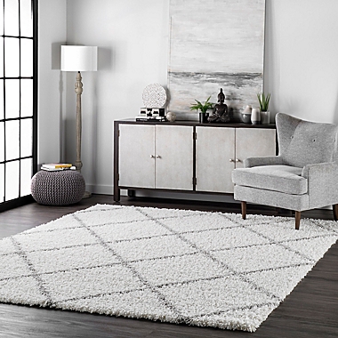 nuLOOM Shanna Shaggy 5-Foot 3-Inch x 7-Foot 6-Inch Area Rug in White. View a larger version of this product image.