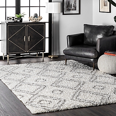 nuLOOM Iola Easy 5-Foot 3-Inch x 7-Foot 6-Inch Shag Area Rug in White. View a larger version of this product image.