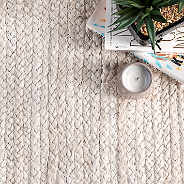 nuLOOM Rigo Hand Woven Farmhouse Jute 4&#39; Round Area Rug in White. View a larger version of this product image.