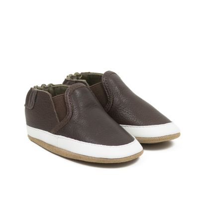 Robeez&reg; Liam Basic Size 0-6M Distressed Leather Sneaker in Chocolate