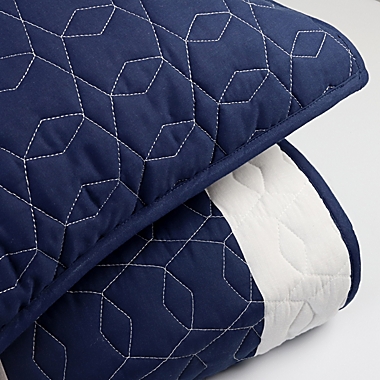 Freshee 2-Piece Reversible Twin/Twin XL Quilt Set in Navy. View a larger version of this product image.