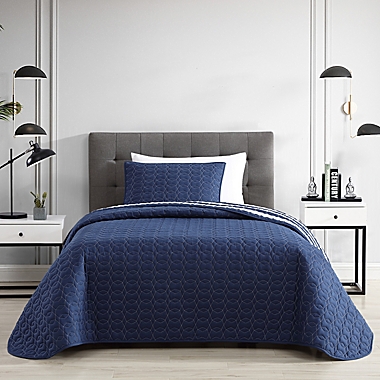 Freshee 2-Piece Reversible Twin/Twin XL Quilt Set in Navy. View a larger version of this product image.