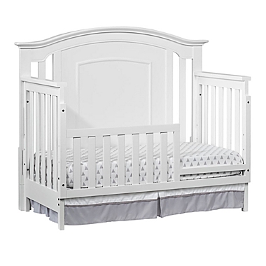 Oxfor Baby Universal Toddler Guard Rail in White. View a larger version of this product image.