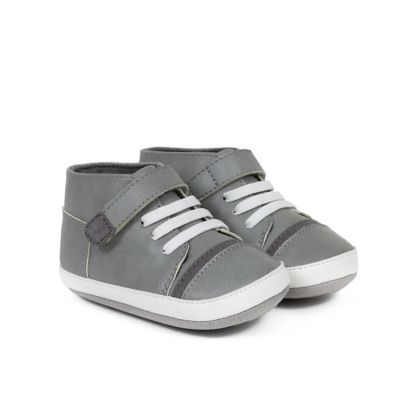 Ro+Me by Robeez&reg; Size 18-24M Allen Sneaker in Grey