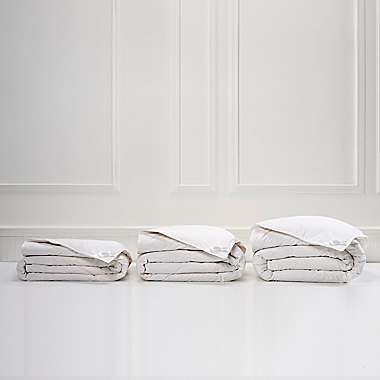 Nestwell&trade; Extra Warmth White Down Full/Queen Comforter in White. View a larger version of this product image.
