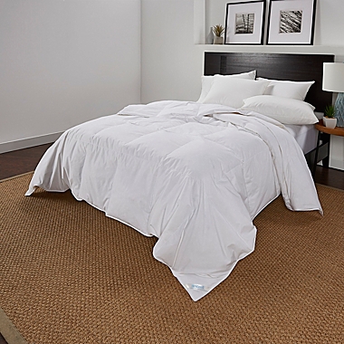 Nestwell&trade; Light Warmth White Down King Comforter in White. View a larger version of this product image.