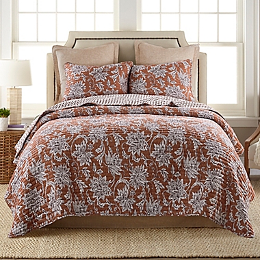 Ashford Full/Queen Reversible Quilt Set in Orange. View a larger version of this product image.