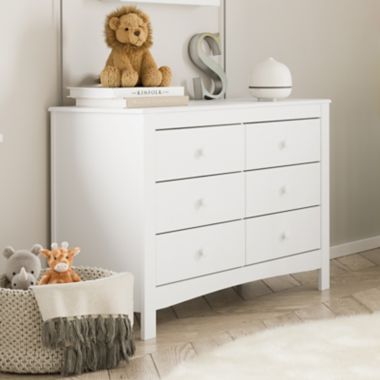 Graco&reg; Noah 6-Drawer Double Dresser in White. View a larger version of this product image.