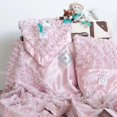 Zalamoon Plush Luxie Pocket Blanket with Pocket and Holder for Pacifier/Toy. View a larger version of this product image.