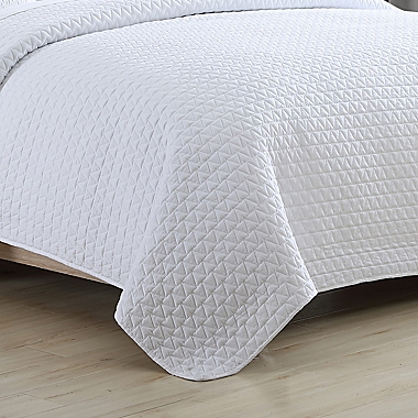 ED Ellen DeGeneres Washed Microfiber Solid Full/Queen Quilt Set in White. View a larger version of this product image.