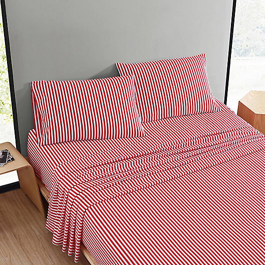 Alternate image 1 for Marimekko® Ajo Cotton Percale Sheet Set in Bright Red