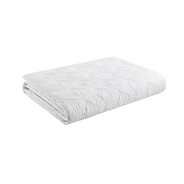 VCNY Home Ring Textured Cotton 3-Piece Full/Queen Quilt Set in White. View a larger version of this product image.