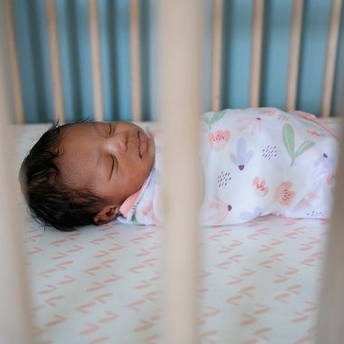 Ingenuity Farewell Fuss&trade; 2-Pack Easy-Wrap Baby Swaddles in Posy. View a larger version of this product image.