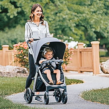 Chicco&reg; Bravo&reg; Quick-Fold Stroller in Black. View a larger version of this product image.